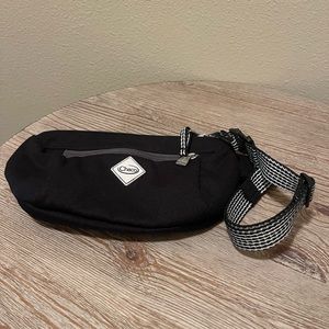 BLACK CHACO BELT/ FANNY BAG